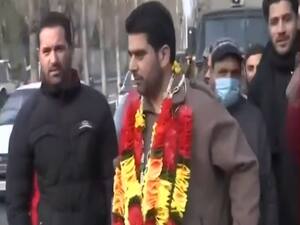 Democracy defeats all in Jammu and Kashmir | Bharat Ki Baat (22.12.2020)