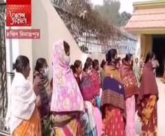 South Dinajpur: বেহাল রাস্তা মেরামতের দাবিতে তপনে মন্ত্রীর 'দুয়ারে' হাজির গ্রামবাসীরা, শুরু ধর্না, কটাক্ষ বিজেপির 