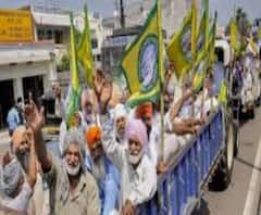 Farmers' Protest LIVE Updates: আন্দোলনরত কৃষকদের আলোচনায় ডাক কেন্দ্রের, ডাকতে হবে সব সংগঠনকেই, দাবি পঞ্জাব কিষাণ সংঘর্ষ কমিটির
