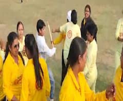 महिलाओं का जश्न.. 'ठेकेदारों' की नजर में जुर्म !