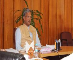 11 बजे सचिवालय में पहुंचेंगे सीएम त्रिवेंद्र, अधिकारियों के साथ करेंगे बैठक