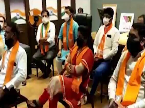 સ્થાનિક સ્વરાજની ચૂંટણી અગાઉ બારડોલીમાં કોગ્રેસને મોટો ફટકો, કોગ્રેસના કોર્પોરેટર ભાજપમાં જોડાયા