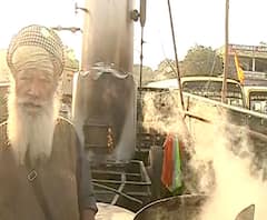 Delhi Farmer Protest | शेतकरी आंदोलनात वाफेवर चालणारं अनोखं स्वयंपाकघर! पाच लाखांचं पोर्टेबल किचन