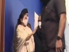 JP Nadda के काफिले पर हमले के बाद बंगाल में 3 अधिकारियों को मिली पदोन्नति पर मचा सियासी बवाल