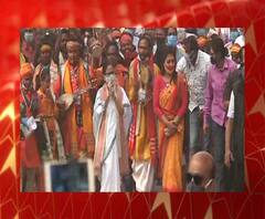 West Bengal Elections 2021: জনস্রোত সঙ্গী করে বোলপুরে পদযাত্রা শুরু করলেন মমতা বন্দ্যোপাধ্যায়, সঙ্গে বাউল গান থেকে কীর্তন