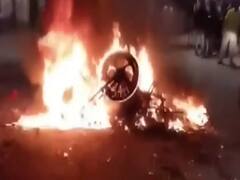 नए साल के नाम पर ये कैसा हुड़दंग? Atal Tunnel में गाड़ी रोक कर लोगों ने मचाई हुड़दंग