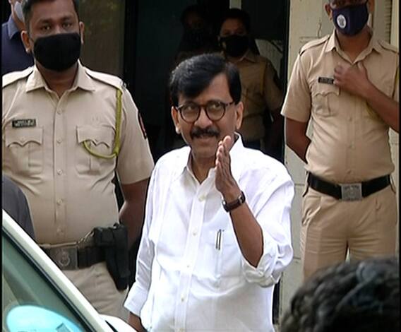 Varsha Raut | वर्षा राऊत आज ईडी चौकशीसाठी हजर राहणार नाहीत : संजय राऊत