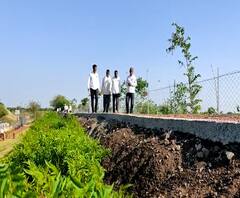 Baramati Sayambachi Wadi | सायंबाच्या वाडीत बहरली हिरवाई, दुष्काळग्रस्त गाव बनलं पर्यटनस्थळ!