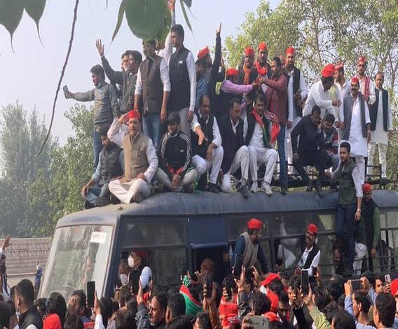 Farmers Protest: किसानों पर दिन भर चला सियासी ड्रामा, देखें कौन क्या बोला | ABP Ganga 