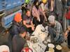 किसान आंदोलन: सिंघू बॉर्डर पर लंगर में पराठे बना रहे किसान बोले-'6 महीने का राशन लेकर आए हैं'