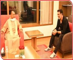 Akshay Kumar meets Yogi Adityanath | अभिनेता अक्षय कुमार योगी आदित्यनाथ यांच्या भेटीला