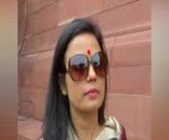 'দু পয়সার প্রেস', মহুয়ার মন্তব্যের সমালোচনায় সরব রাজনীতি থেকে শিল্পজগত 