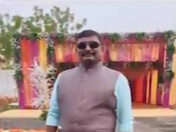 રાજકોટના પૂર્વ કોર્પોરેટર સંજય ધવા ગેરકાયદેસર હથિયાર સાથે ઝડપાયો, જુઓ વીડિયો