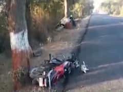 બનાસકાંઠાના ખારા ગામે કાર અને બાઇક વચ્ચે અકસ્માત, ત્રણથી વધુના મોત, જુઓ વીડિયો