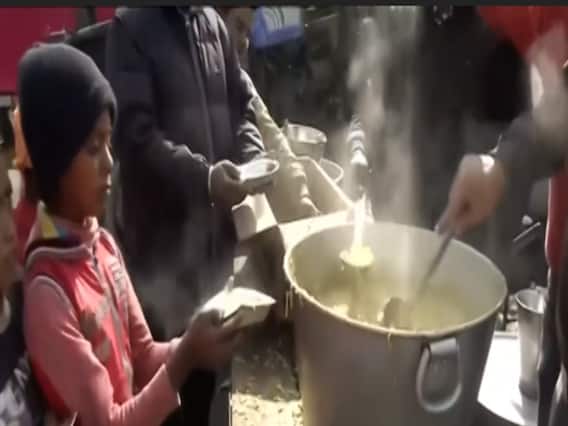पिज्जा खाने पर मचे बवाल का जवाब किसानों ने किस तरह से दिया
