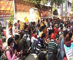 West Bengal Teacher Appointment: চাকরির দাবিতে ফের পথে উচ্চ প্রাথমিকে শিক্ষক পদে চাকরিপ্রার্থীরা, রাতভর অবস্থান বিক্ষোভ