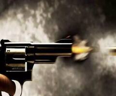 ছিনতাইয়ে বাধা, ধূলাগড়ে ব্যবসায়ীর ঘাড়ে ফুঁড়ে চোয়ালে বিঁধল দুষ্কৃতীর গুলি