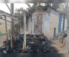 অমিত শাহের রোড শো-এর আগেই বোলপুরে দুই বিজেপি কর্মীর দোকানে আগুন, অভিযোগ তৃণমূলের বিরুদ্ধে