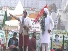 Agitating Farmers stage play at Tikri Border | Ground Report