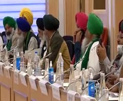 Delhi | दिल्लीच्या विज्ञान भवनात पाचव्या टप्प्यातील बैठक, कृषी कायदे रद्द करण्याच्या मागणीवर शेतकरी ठाम