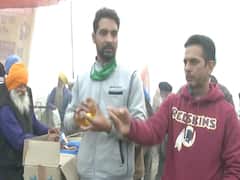 Honey being distributed among farmers to keep them fit amid protest | Singhu border 