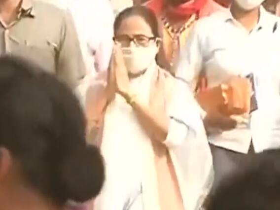 West Bengal की सियासत में शक्ति प्रदर्शन, Mamata Banerjee का पैदल मार्च