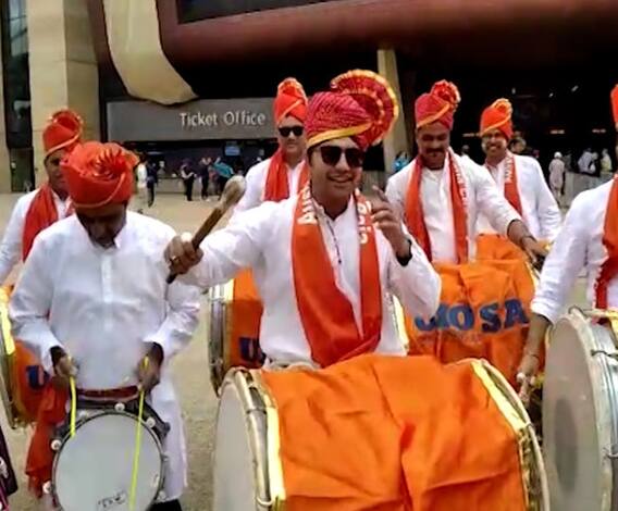 Ind vs Aus 1st Test | एडिलेड ओव्हवर मराठी बाणा; टीम इंडियाला 'ढोलताशा'ने सपोर्ट