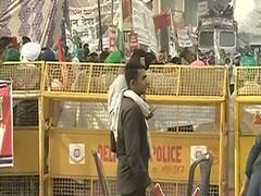 किसान आंदोलन में Sharjeel Imam के पोस्टर पर विवाद, Tomar ने उठाए सवाल 