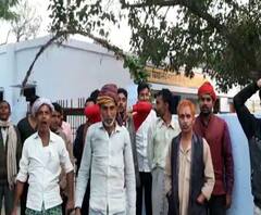 बिना काम किए तनख्वाह पाने में कामयाब हैं यूपी के कर्मचारी | Mudde Ki Baat 