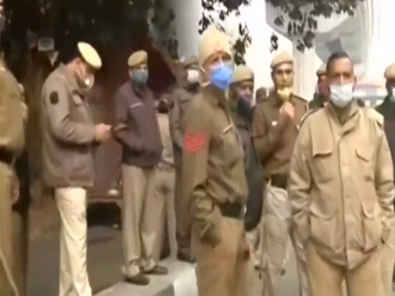 किसान चक्काजाम: बदरपुर बॉर्डर पर दिल्ली पुलिस की कैसी हैं तैयारियां, देखिए | Ground Report