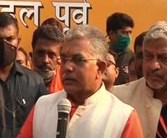 West Bengal Election 2021: 'ফুটপাথে টালি লাগিয়েও লক্ষ লক্ষ টাকার কাটমানি খাচ্ছে', বৌবাজারে 'চায় পে চর্চা' থেকে TMC-কে আক্রমণ Dilip Ghosh-র 