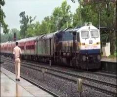 Special Trains Time Table | आजपासून महत्त्वाच्या 12 रेल्वे गाड्यांचं वेळापत्रक बदललं; नवीन वेळ काय? 