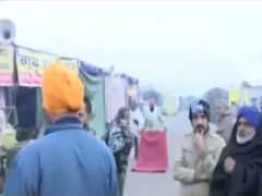 Singhu Border से Vigyan Bhawan के लिए कुछ ही देर में निकलेंगे किसान नेता 