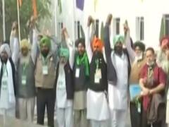 Leaders of Farmers Organization arrive at Vigyan Bhawan for 5th round of talks with Govt