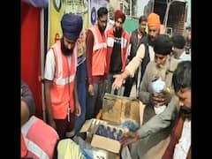 Sikh Seva Force arranging daily needs item for agitating farmers
