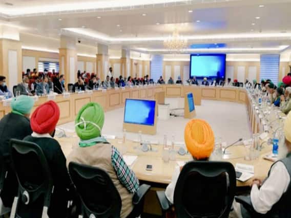 Farmers Protest: खत्म नहीं हो रहा सरकार और किसानों के बीच टकराव 