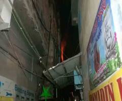 Fire Baguiati: ভরসন্ধ্যায় কাপড়ের দোকানে আগুন, ঘিঞ্জি এলাকায় আগুন নেভাতে হিমশিম খাচ্ছে দমকল