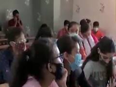  આણંદમાં ખુલ્લેઆમ ધમધમી રહ્યા છે ટ્યુશન ક્લાસ, માસ્ક વગર જોવા મળ્યા વિદ્યાર્થીઓ 