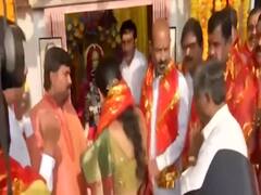 हैदराबाद: नवनिर्वाचित 48 BJP पार्षद पहुंचे भाग्यलक्ष्मी मंदिर, भ्रष्टाचार से दूर रहने की शपथ ली