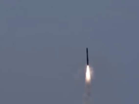 Morning News: BrahMos Supersonic Cruise का सफल परीक्षण कर भारतीय नौसेना ने बढ़ाई अपनी ताकत