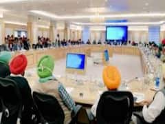 Govt shares proposal of forming committee in meeting with farmers 