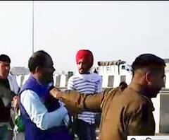 यूपी-दिल्ली बॉर्डर पर शख्स की पिटाई, मीडिया से बदतमीजी कर रहा था शख्स