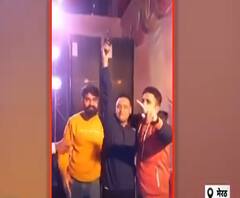 इन बिगड़ैलों को हथियार के साथ सेल्फी लेना पड़ा बहुत ज्यादा महंगा| Meerut|ABPGanga