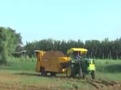 બનાસકાંઠાઃ કાણોદર ગામના ખેડૂતની ક્રાંતિકારી શોધ, ખાતર નાખવાનું બનાવ્યું મશીન