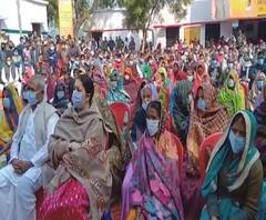 सांसद Smriti Irani ने की विकास योजनाओं पर बैठक | सुपरफास्ट अंदाज में अवध की खबरें | ABP GANGA 