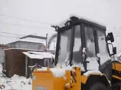 Visuals of snowfall from Jammu and Kashmir's Kulgam | ABP Special 