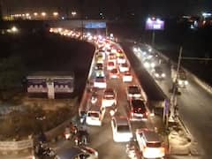 Traffic diverted from Delhi-Noida border, commuters face problem | Farmers Protest 