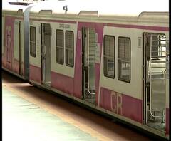 VIDEO | टॉप 25 न्यूज बुलेटिन | सर्वसामान्यांचा लोकल प्रवास पुढच्या वर्षी | ABP Majha