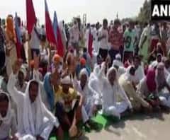 Farmers' Protest LIVE Updates: গলল বরফ, কেন্দ্রের আবেদনে সারা দিয়ে আজ বৈঠকে বসছে কেন্দ্র ও আন্দোলনকারী কৃষকদের একাংশ 