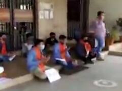 IITE ગાંધીનગર ખાતે ફી ઘટાડવાની માંગ સાથે ABVPનું વિરોધ પ્રદર્શન, જુઓ વીડિયો